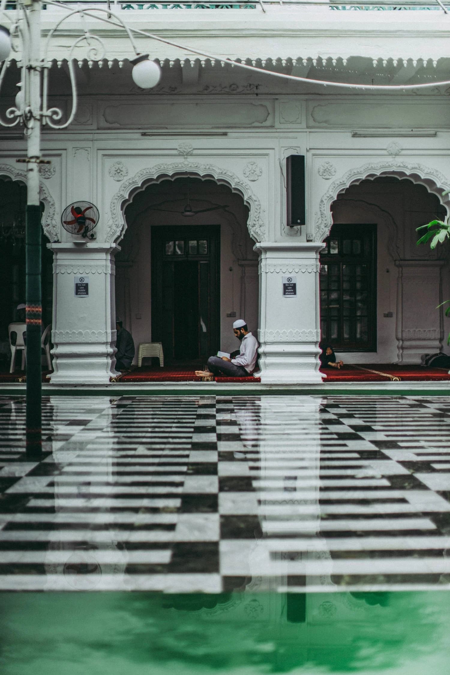 An archival view of Jummah Masjid’s entrance